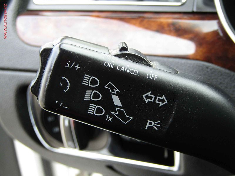 Škoda Superb (2014) 2.0 TDi 4x4, ČR, Elegance - fotka 14 z 21