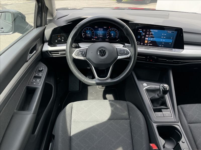 Volkswagen Golf 1,0 TSI Life KESSY+Kamera - fotka 7 z 23