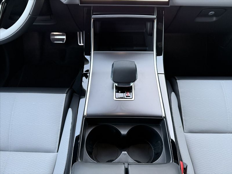 Land Rover Range Rover Velar 3,0 AUTOBIOGRAPHY D300 - fotka 33 z 37