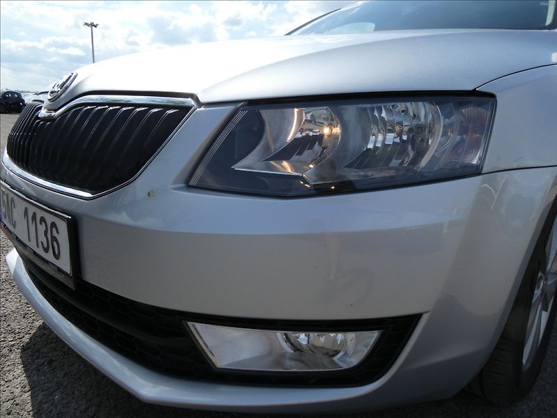Škoda Octavia 1,6 TDI 81kW Style auto klima - fotka 4 z 35