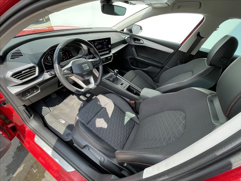 Seat Leon 1,5 TSI Combi FR ST KESSY+PDC - fotka 5 z 22