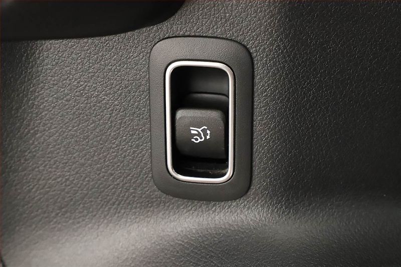 Mercedes-Benz GLB (2023) 200 d 4MATIC - fotka 11 z 21