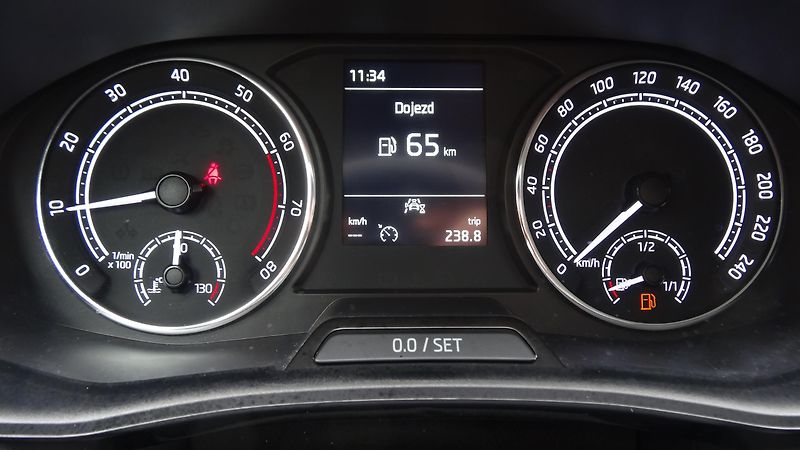 Škoda Fabia 1.0TSi Style + druhá sada kol - fotka 24 z 24