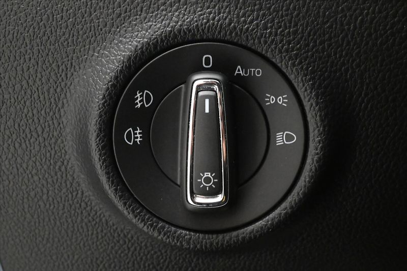 Škoda Superb 2,0 TDI 110kW DSG Style Záruka - fotka 27 z 33