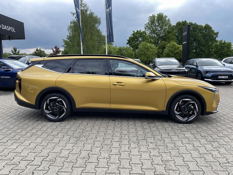 Kia K4 Sportswagon (2026) 1,6 T-GDi 7DCT TOP 110 kW - fotka 2 z 29