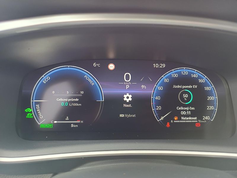 Toyota Corolla (2025) SD 1.8 FHEV Limited Edition - fotka 9 z 14