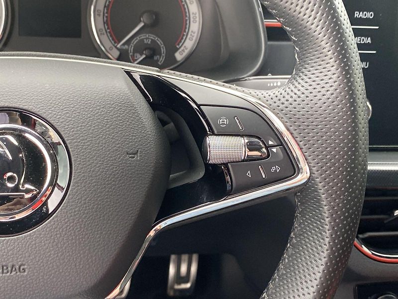 Škoda Kamiq (2022) 1.0 TSI Monte Carlo - fotka 16 z 36