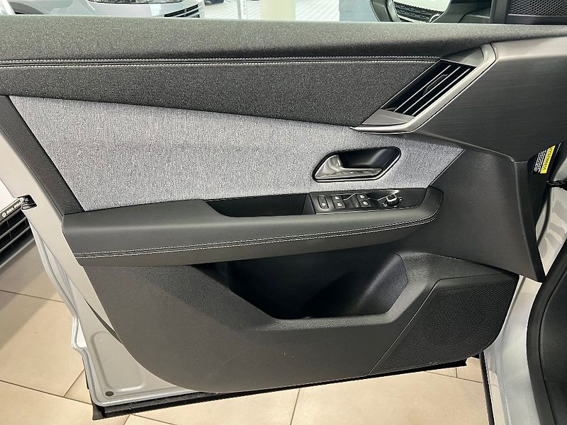Opel Grandland Edition Hybrid 1,2T AT6 145k - fotka 9 z 24