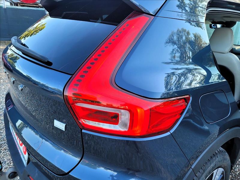 Volvo XC40 zálohováno - fotka 43 z 49