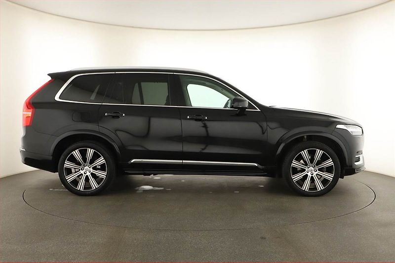 Volvo XC90 (2023) B5 AWD - fotka 6 z 21