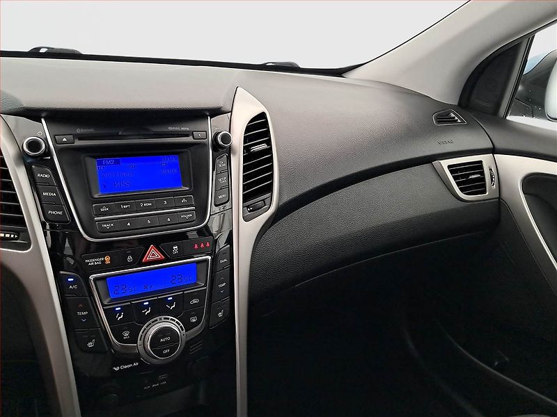 Hyundai i30 (2015) 1.6 MPI, ČR,1.maj, Serv.kniha - fotka 13 z 19