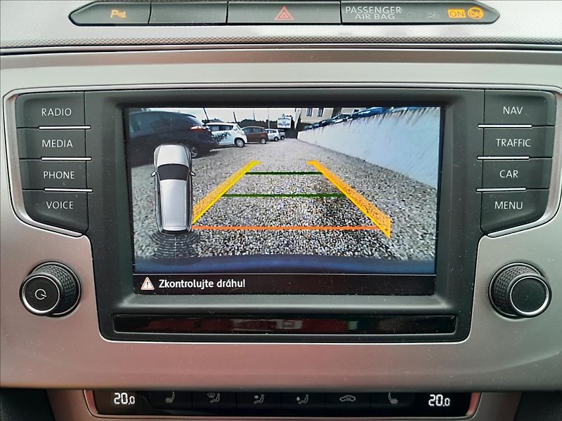 Volkswagen Passat Variant 2.0 TDI 110KW - fotka 41 z 59