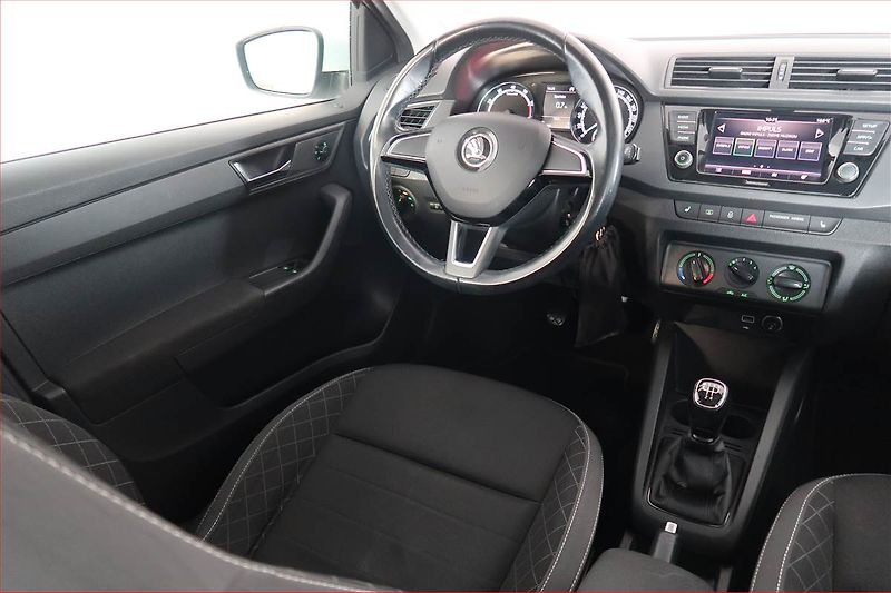 Škoda Fabia (2019) 1.0 TSI, Tempomat - fotka 7 z 17