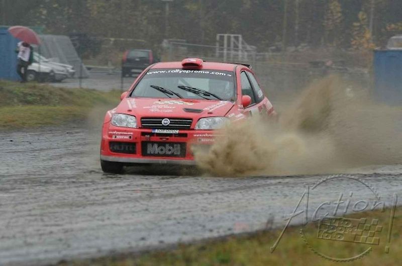 Jiří Hladík se svým zbrusu novým vozem Renault Clio Rally5 Phase II.