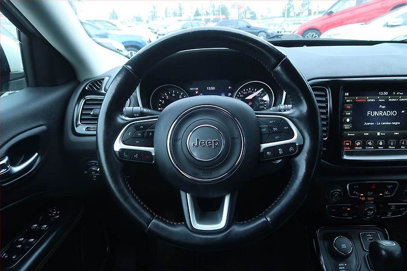 Jeep Compass (2020) 1.4 MultiAir, 4X4, Automat - fotka 19 z 24