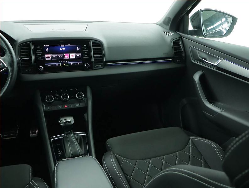 Škoda Karoq (2023) Sportline 1.5 TSI - fotka 8 z 16