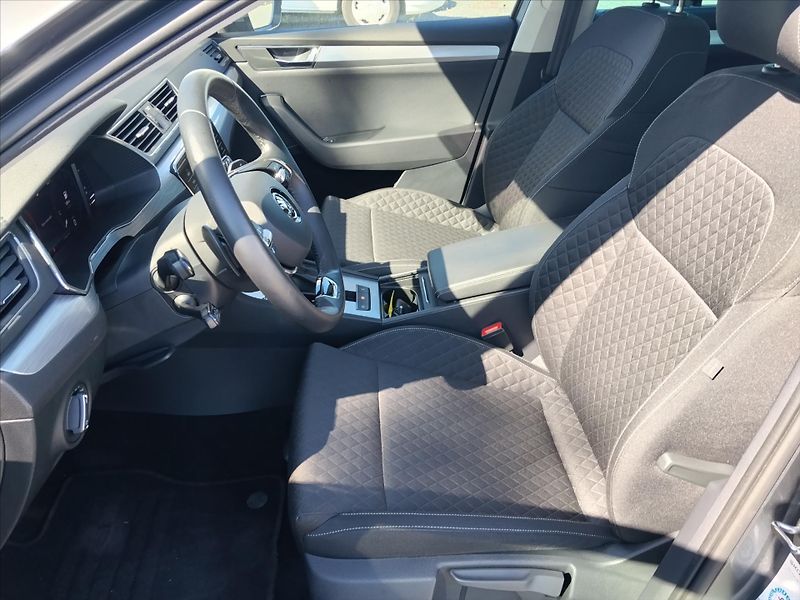 Škoda Superb 2.0TDI 110kW, DSG tažné - fotka 21 z 38