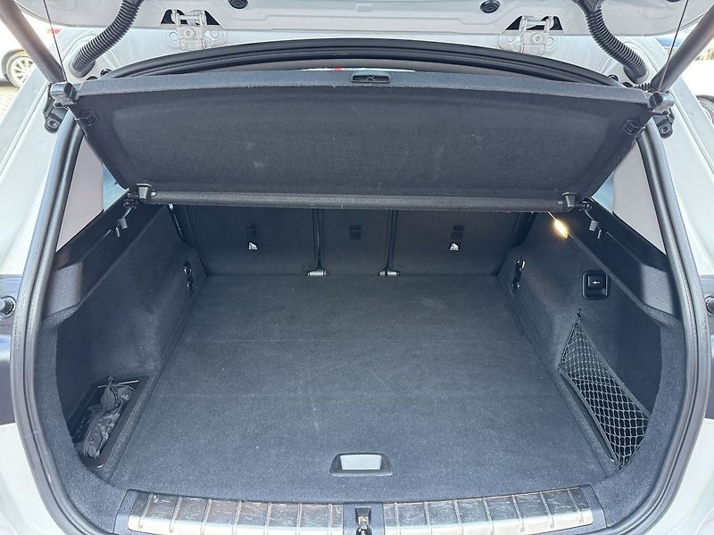 BMW X1 (2020) 2.0d Xdrive Navi 4x4 LED - fotka 28 z 50