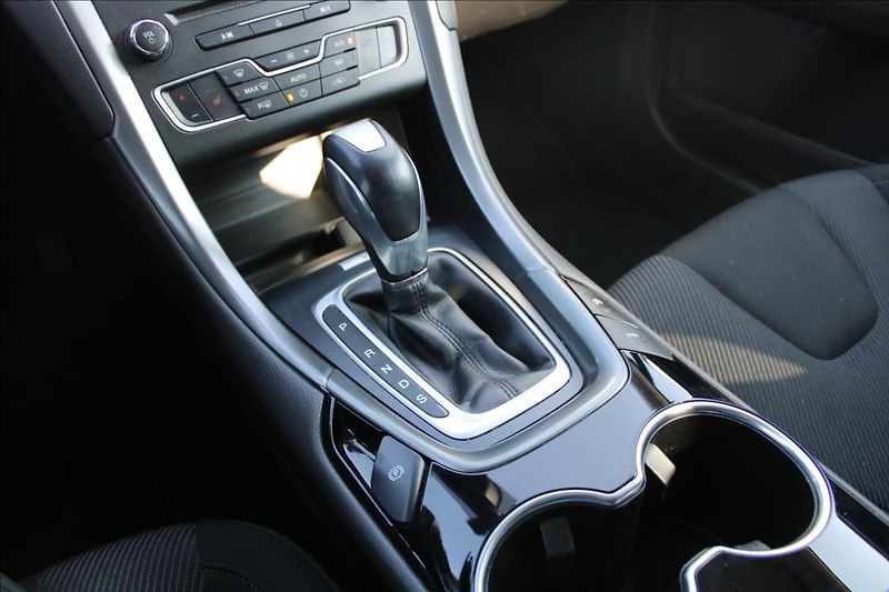 Ford Mondeo 2,0 TDCi  TITANIUM,AUTOMAT,ČR - fotka 20 z 33