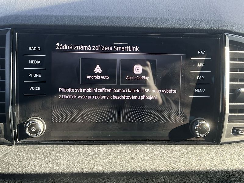 Škoda Karoq Sportline 1.5 TSI 110 kW - fotka 28 z 37