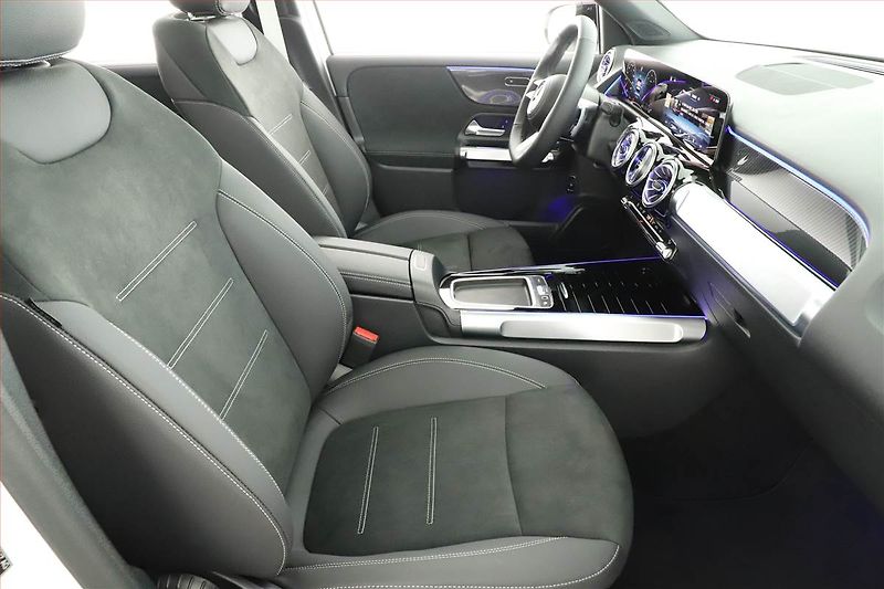 Mercedes-Benz GLB (2026) 200 d, AMG LINE, KAMERA - fotka 7 z 27