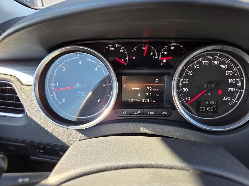 Peugeot 508 (2014) 2.2 HDi 204 GT EAT6 - fotka 22 z 32