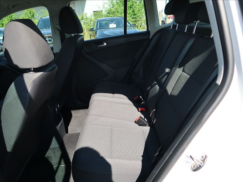 Volkswagen Tiguan 2,0 TDi,103kW,NovéČR,Aut.klima - fotka 16 z 21
