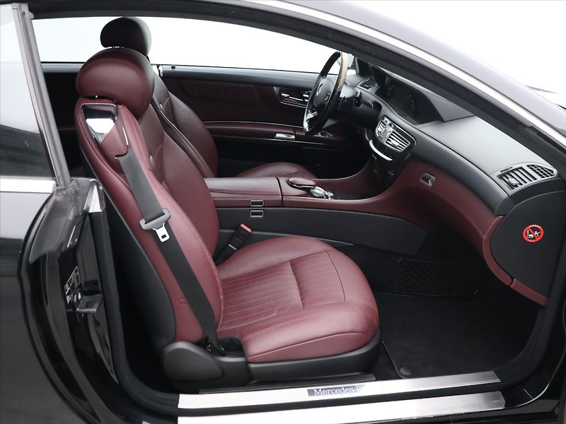 Mercedes-Benz CL 5,5 500 285kW 4Matic - fotka 13 z 28