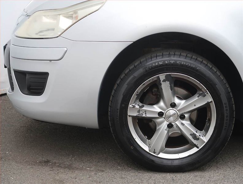 Citroën C4 (2010) 1.4 16V, po STK, jezdí výborně - fotka 14 z 17