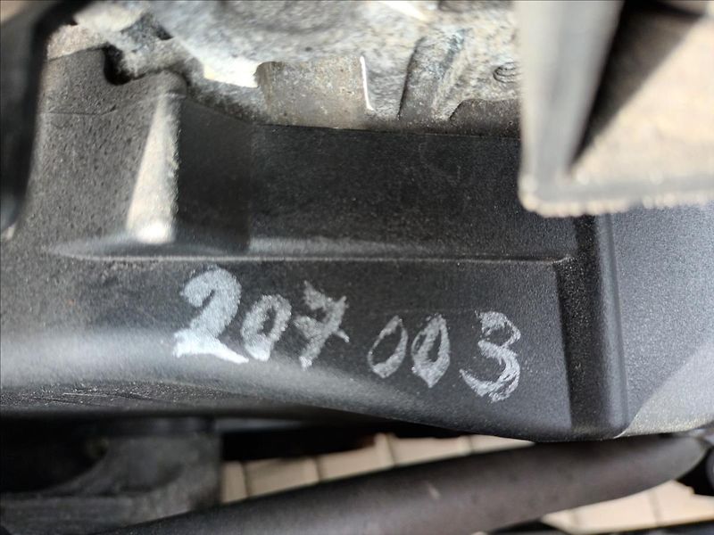 Volkswagen Golf 1,6 TDI,81KW,4X4,NAVI,SERVISKA - fotka 27 z 49