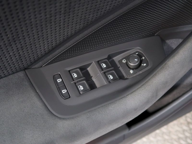 Škoda Superb (2025) SPORTLINE 2.0TSI 195KW 4x4 DSG - fotka 44 z 50