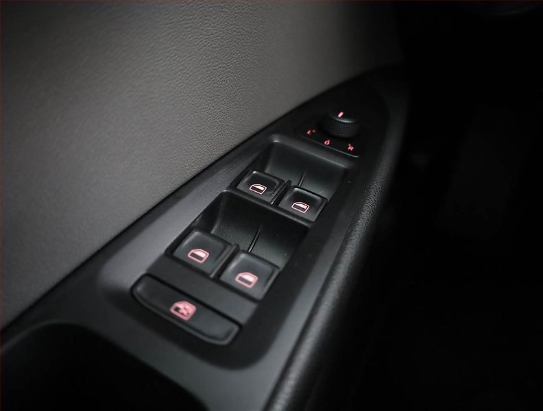 Seat Leon (2015) 1.2 TSI, Tempomat - fotka 14 z 15