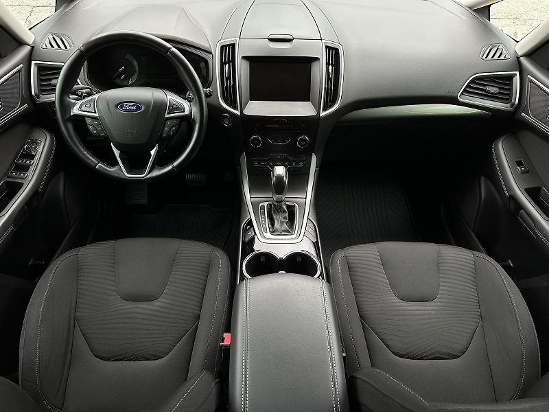Ford S-MAX 2.0TDCi 150PS AUTOMAT NAVI VÝH - fotka 34 z 46