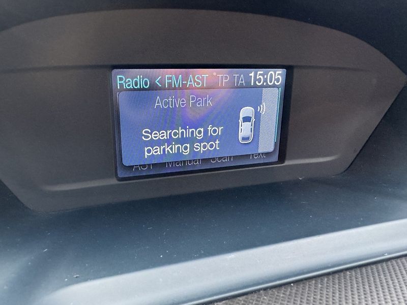 Ford C-MAX (2011) 1.6i Ti-VCT Titanium Xenony - fotka 15 z 49