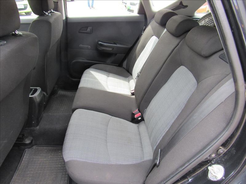Kia Ceed 1,6 CRDi 66kW Combi - fotka 10 z 25