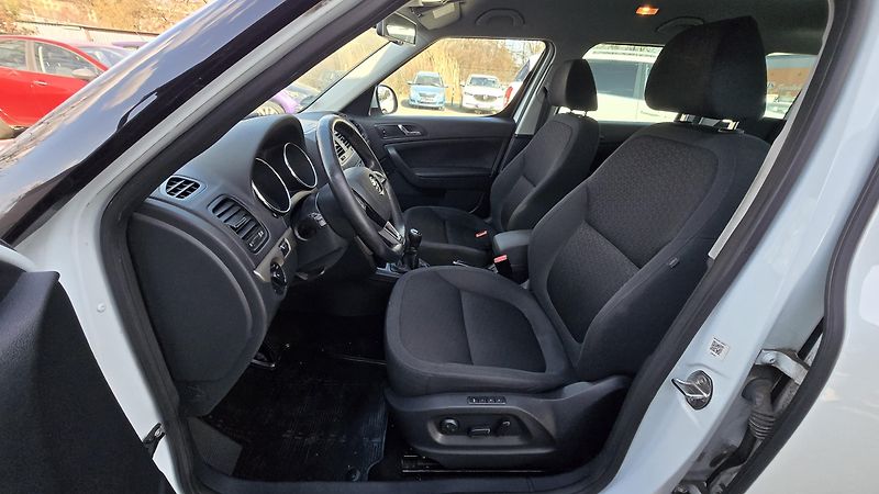 Škoda Yeti 2.0TDI ELEGANCE 4x4*ZADÁNO* - fotka 25 z 41