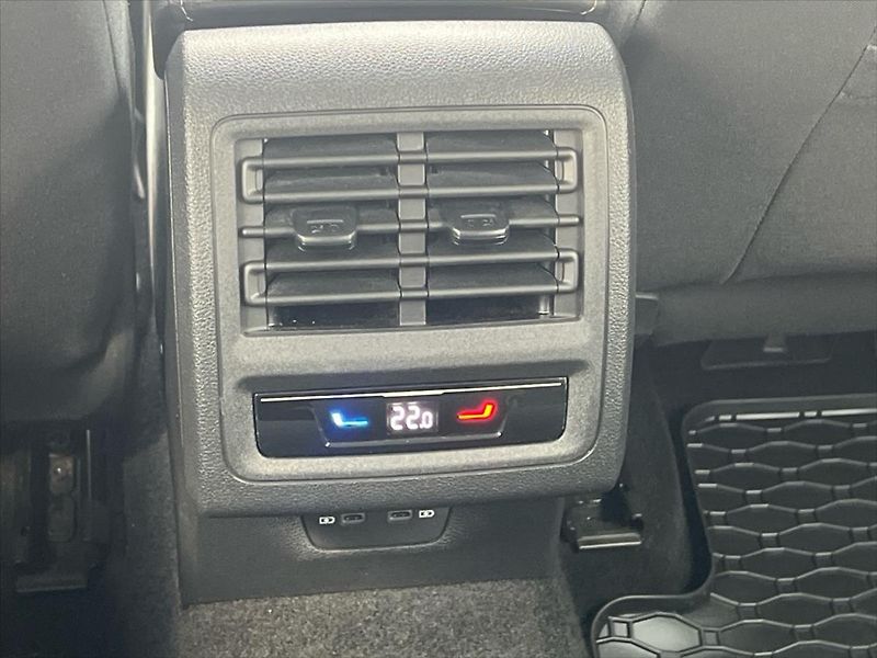 Volkswagen Golf 1,5 TSi 96 kW LIFE  REZERVACE - fotka 21 z 24