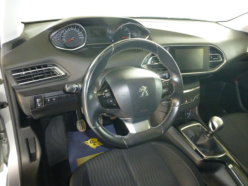 Peugeot 308 (2016) 1,6HDI*NAVIGACE.*PARKS**NEW - fotka 11 z 26