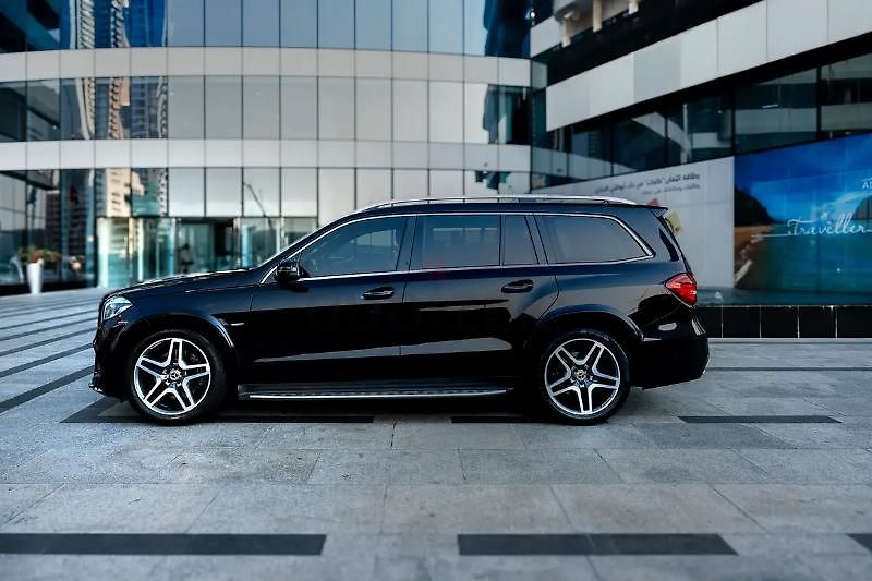 Mercedes-Benz GLS (2019) Rodinné SUV V6 - fotka 2 z 13