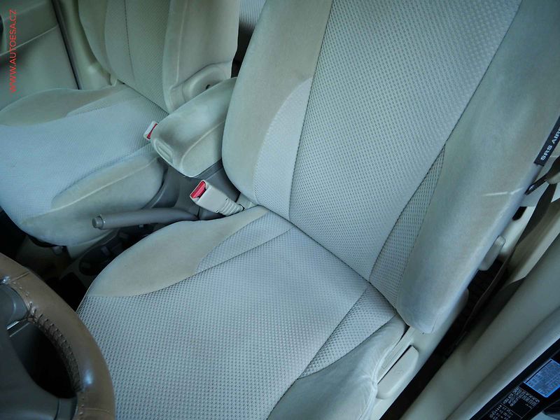 Hyundai Tucson (2008) 2.0CRDi, AC, TZ - fotka 9 z 18