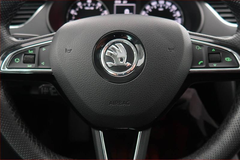 Škoda Octavia (2014) Style 1.4 TSI, Kůže, Navi - fotka 16 z 18