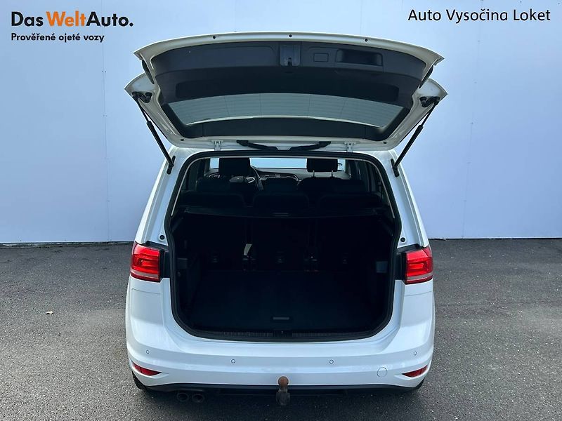 Volkswagen Touran (2022) 2.0 TDI 110kW DSG tažné - fotka 32 z 35
