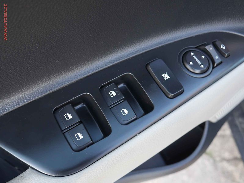 Kia Stonic (2021) 1.0 T-GDi, ČR, Navi, kamera - fotka 18 z 19