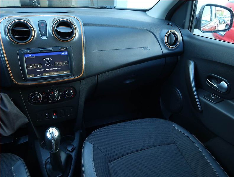 Dacia Sandero (2017) 0.9 TCe, ČR,1.maj, Serv.kniha - fotka 8 z 16