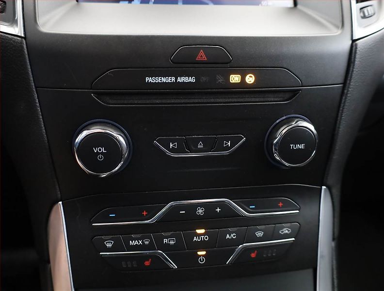 Ford S-MAX (2020) 2.0 EcoBlue, 4X4, Automat - fotka 13 z 21