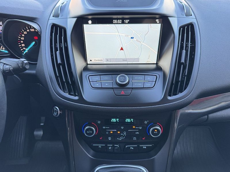 Ford Kuga (2017) 2.0TDCi AWD Xenony Kamera - fotka 10 z 49