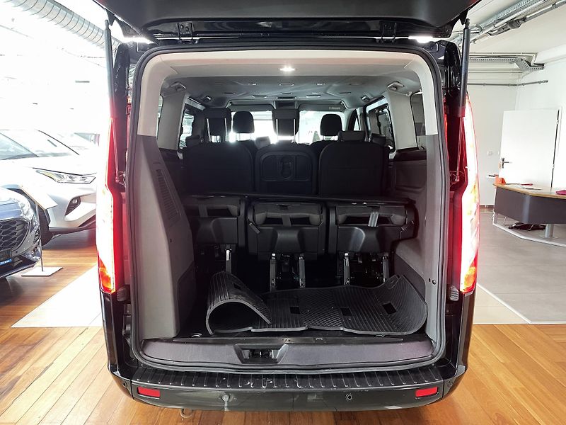 Ford Tourneo Custom Titanium L1 125kW AT, ČR - fotka 8 z 29