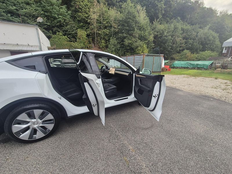 Tesla Model Y ZAMLUVENO ! TZ 92,4% - fotka 17 z 50