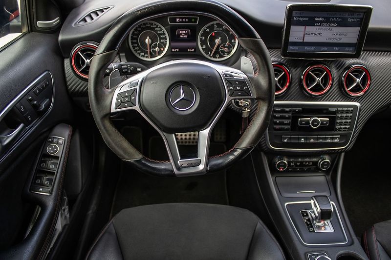 Mercedes-Benz Třídy A 4MATIC 2023 - fotka 17 z 41