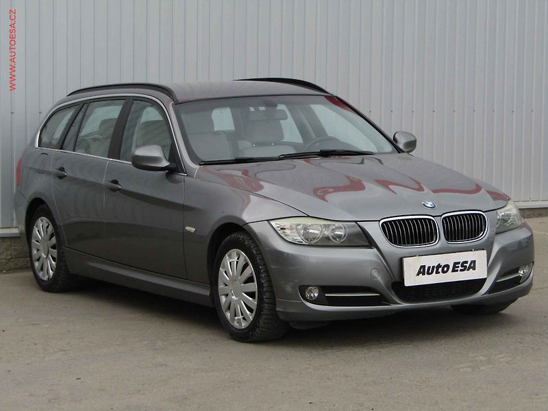 BMW Řada 3 (2010) 2.0 D 318 D, autoAC - fotografie inzerátu